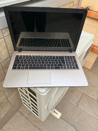 Portátil Asus Plata y Negro