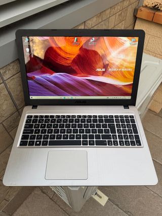 Portátil Asus Plata y Negro