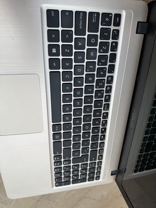 Portátil Asus Plata y Negro
