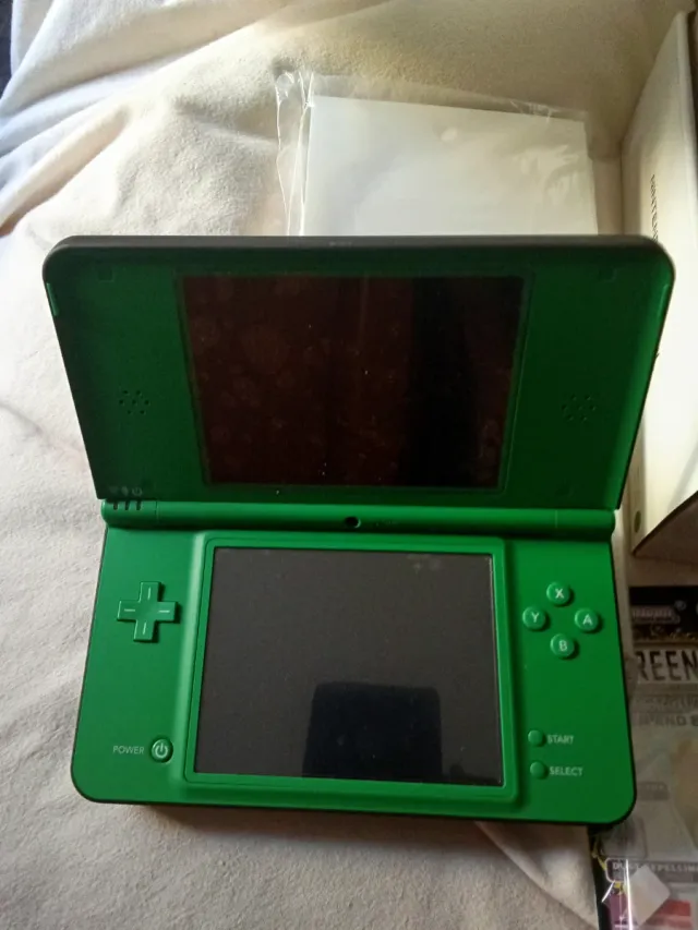 Nintendo DS XL Verde