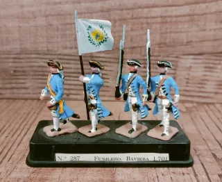 4 Soldatini Metallo Dipinti Fucilieri Baviera