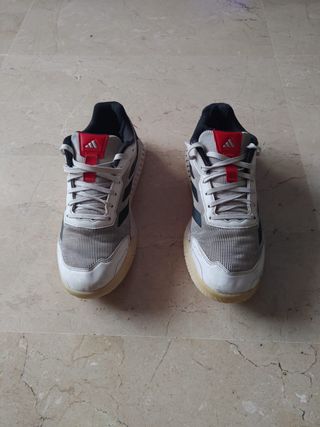 Scarpe Adidas grigie e bianche da uomo