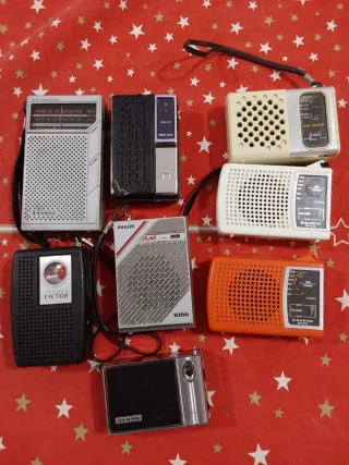 Lotto 8 Radio Vintage Philips Sanyo Victor