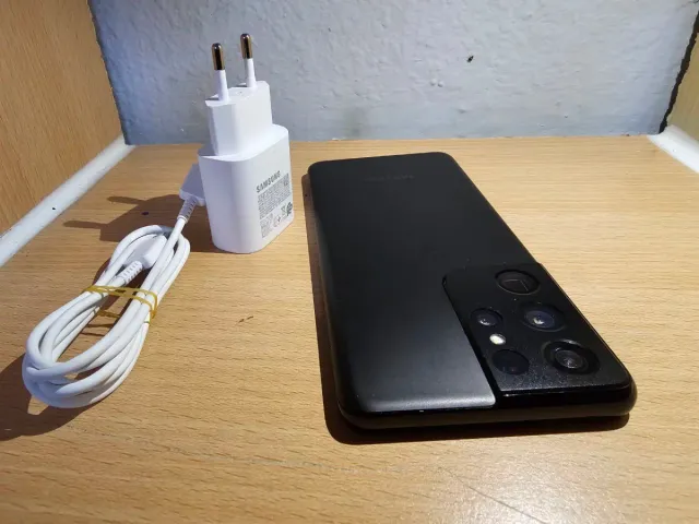 2 Samsung Galaxy S21 Ultra (Preto e Prata)