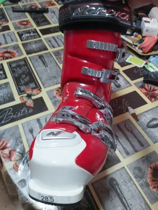 Botas de esquí Nordica rojas numero (28.5) = 44 p