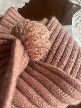 Bufanda Bóboli rosa con pompones impecable