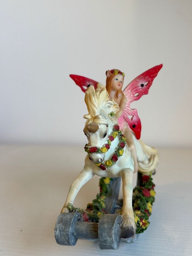 Cavallino a dondolo fata dipinto a mano