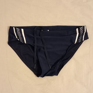 Bañador deportivo azul con detalles blancos