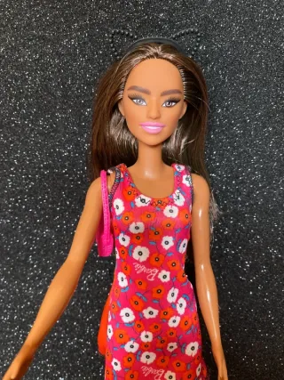 Barbie Fashionistas bambola