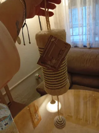 Gioco tiragraffi per gatti