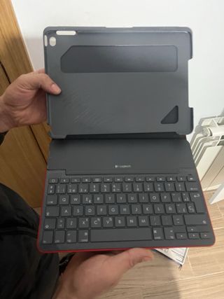 Teclado Logitech para Tablet