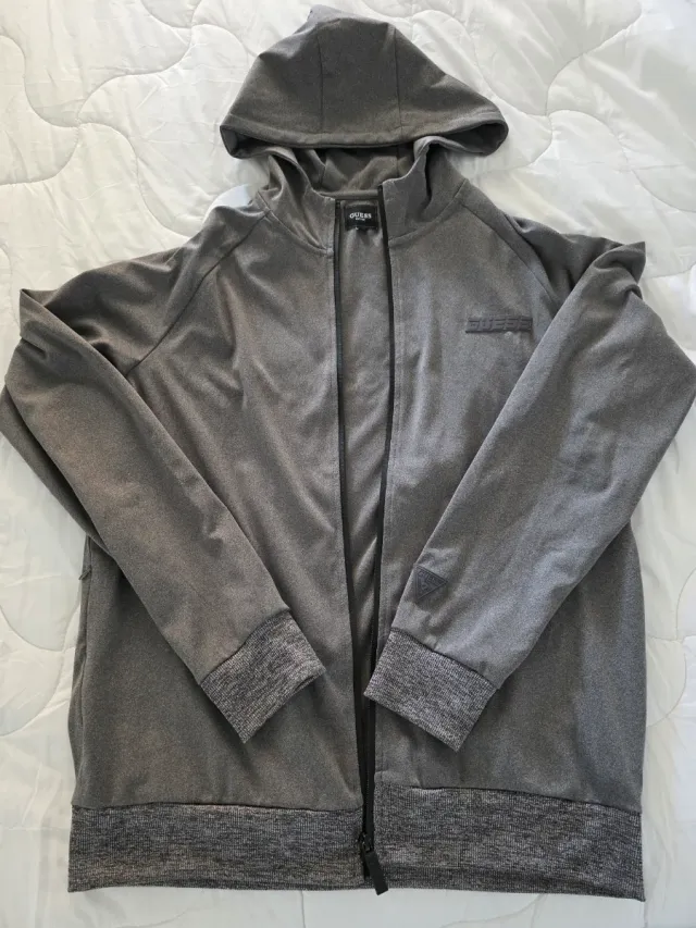 Sudadera Guess con capucha gris