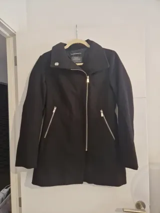 Abrigo de paño negro mujer Bershka