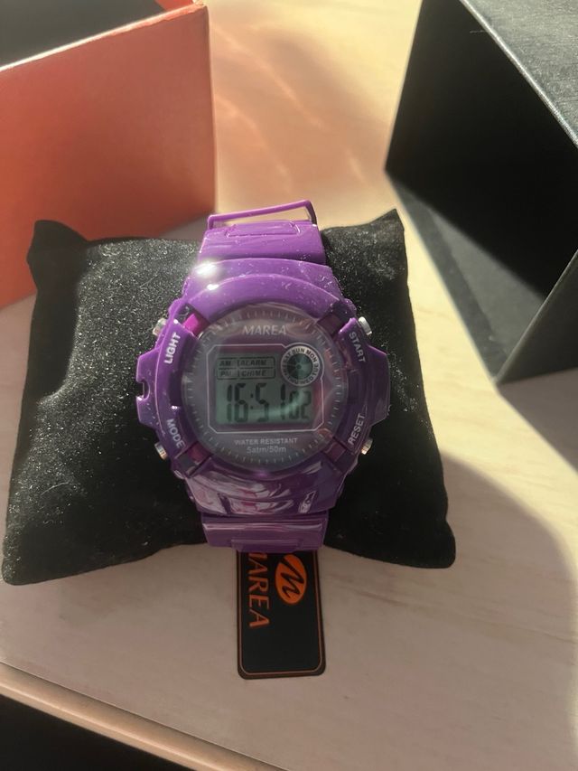 Reloj Digital MAREA Morado