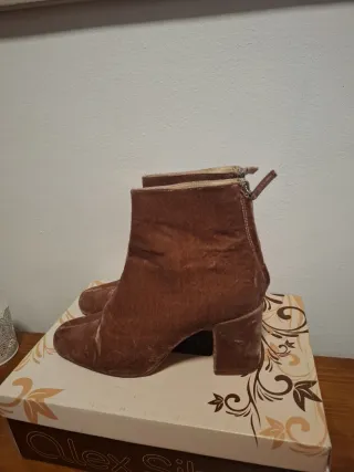 Botines Zara. Rosa palo. Terciopelo
 Talla 38