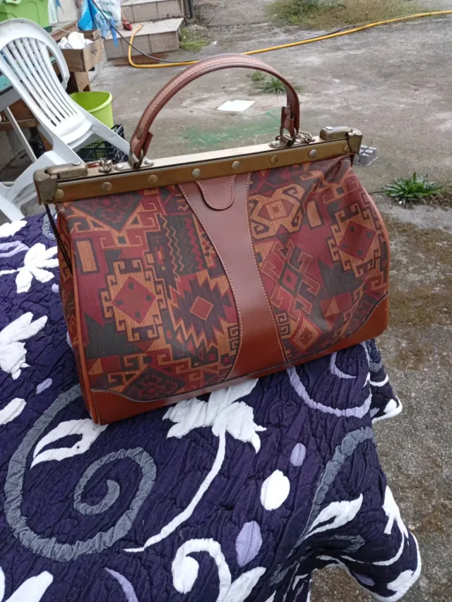 Maletín vintage estampado, antirrobos