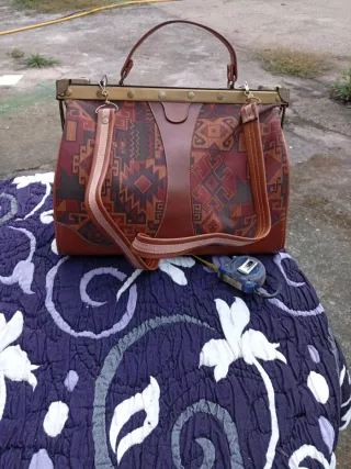 Maletín vintage estampado, antirrobos