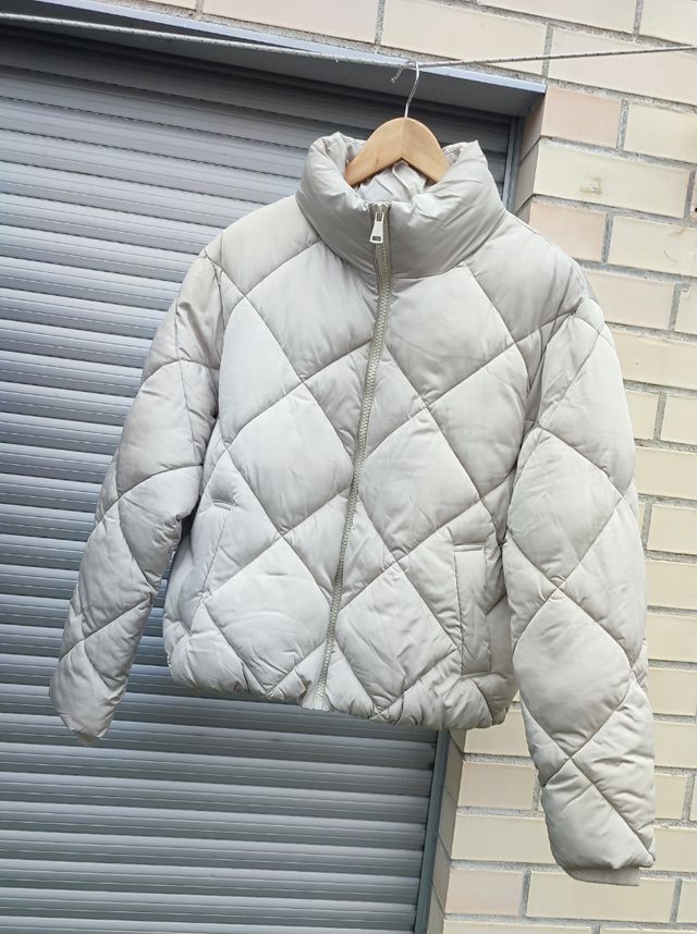 Abrigo acolchado beige