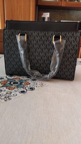 Borsa Michael Kors nera con logo oro