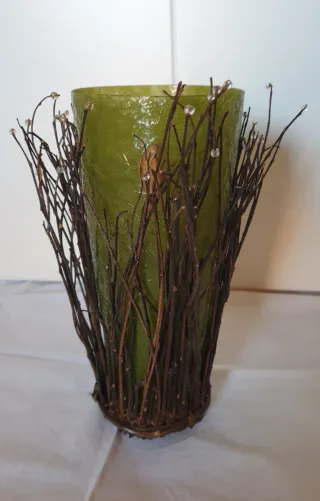 Portacandele con stralci di legno