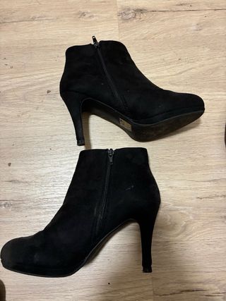 Botines negros tacón