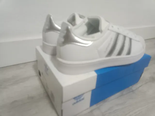 Adidas Superstar Blancas y Plateadas