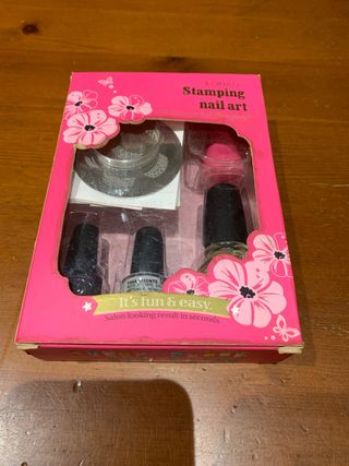 Kit Estampado Uñas Konad Nail Art, usado una vez