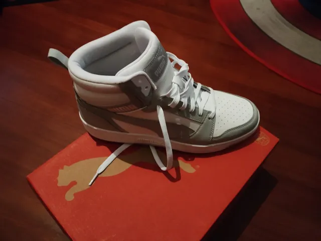 Zapatillas Puma Rebound V6 Gris y Blanco