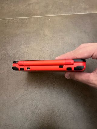 Nintendo 2DS XL Pokeball