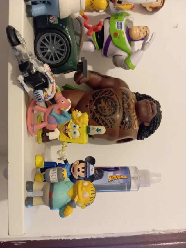 Set di giocattoli vari