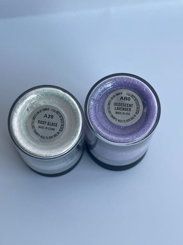 MAC cosmetics 2 Pigmentos (Plata y Morado)