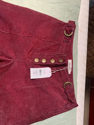 Pantalón pana fina Nicoli rojo que es granate