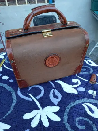 Maletín piel vintage seguridad