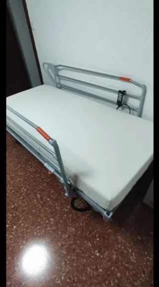 Cama articulada geriátrica