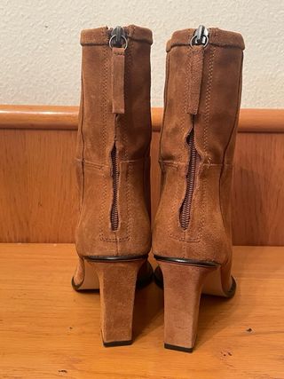 ZARA - Botines tacón ante marrón 36