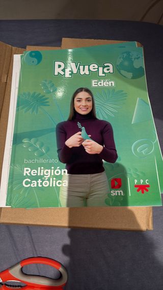 se venden varios libros nuevos a estrenar