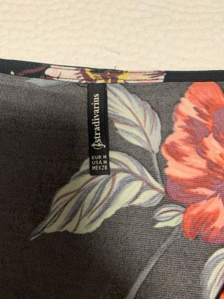 Camiseta floral manga larga