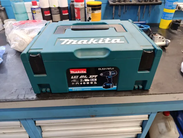 Caja para taladro Makita