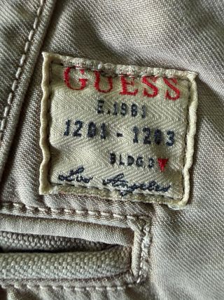 Pantalón chino Guess beige