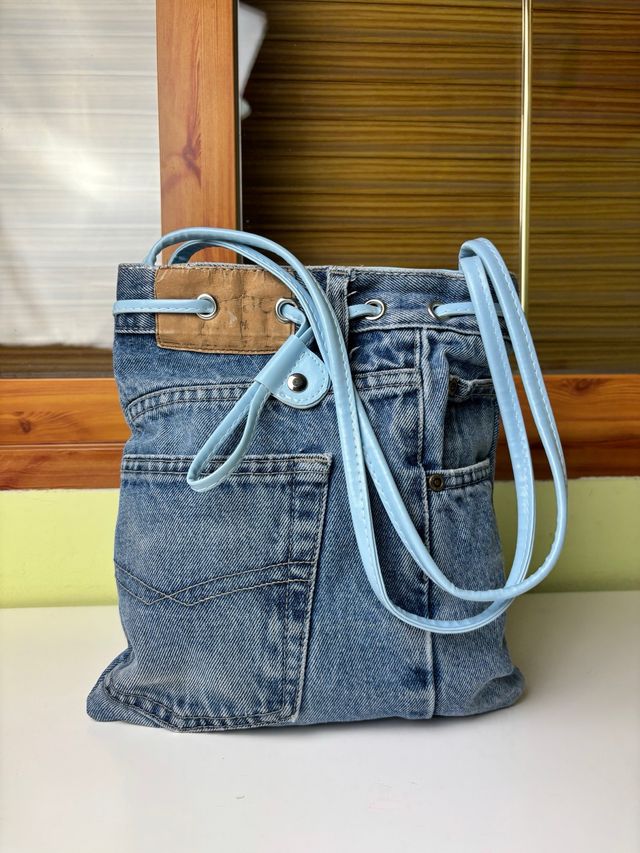 Bolso denim azul claro con asas celestes 24x26x5