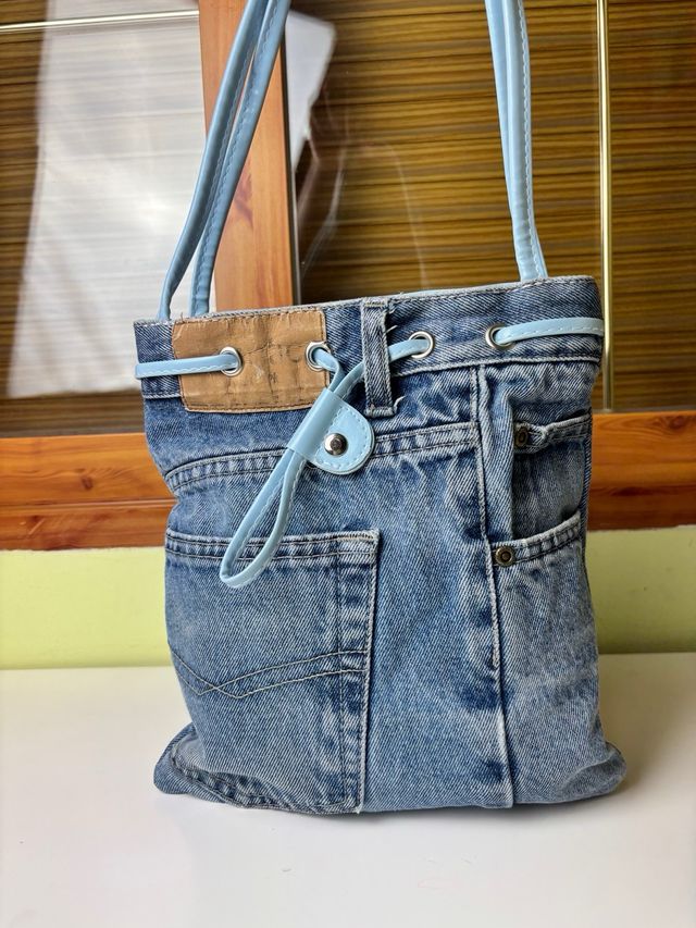 Bolso denim azul claro con asas celestes 24x26x5