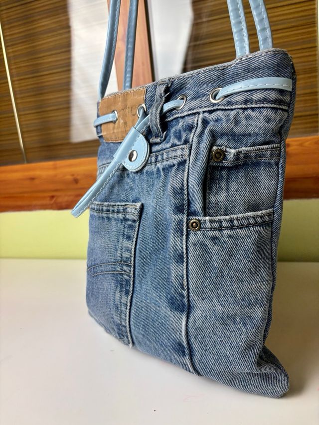 Bolso denim azul claro con asas celestes 24x26x5