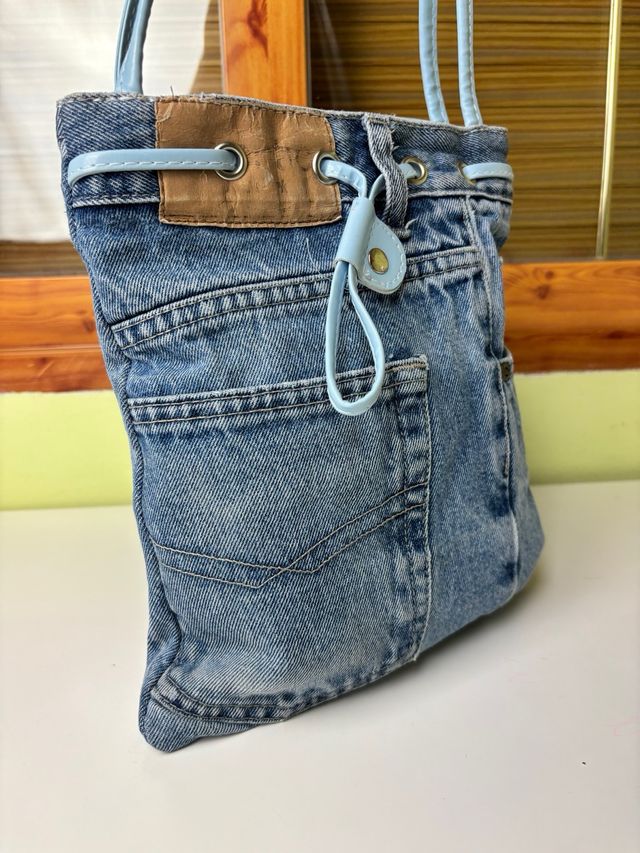 Bolso denim azul claro con asas celestes 24x26x5