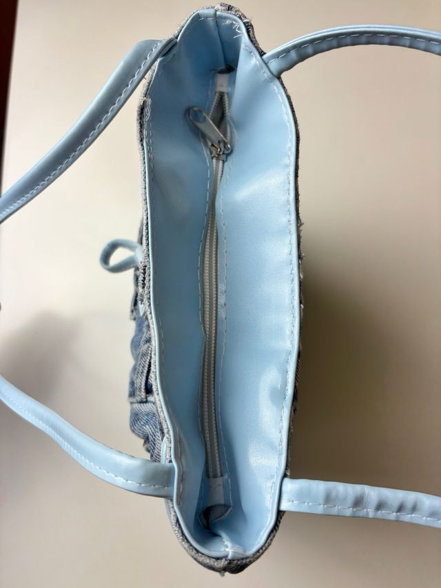 Bolso denim azul claro con asas celestes 24x26x5