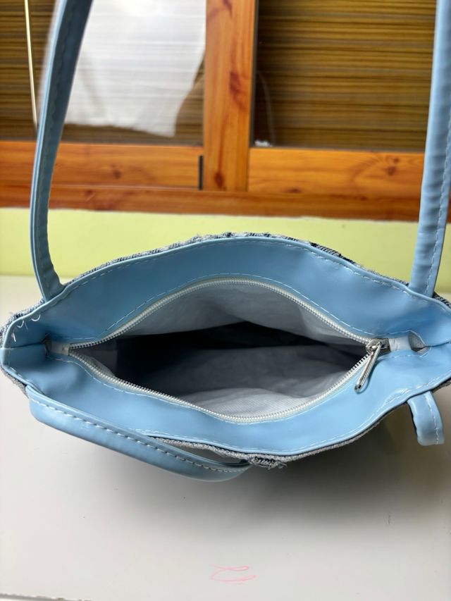 Bolso denim azul claro con asas celestes 24x26x5