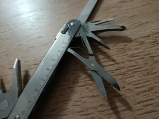 Victorinox Swiss Tool con accessori