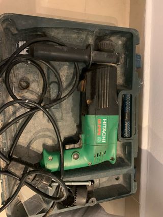 Taladro Hitachi con maletín