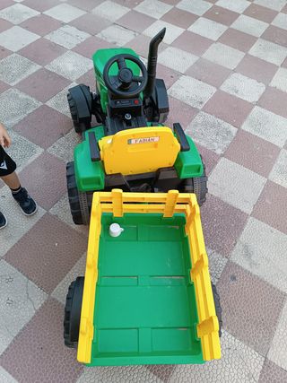 Trattore elettrico per bambini JCB con rimorchio