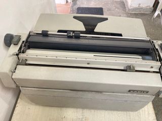 Máquina de escribir Facit