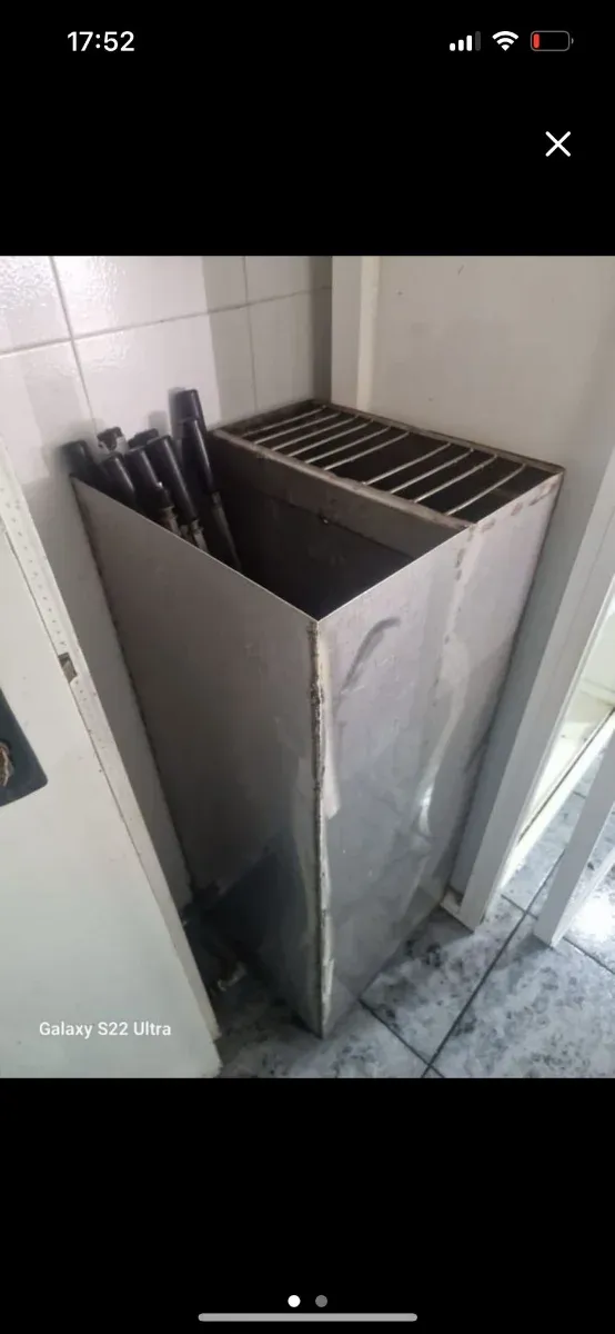 Cajón metálico para paraguas